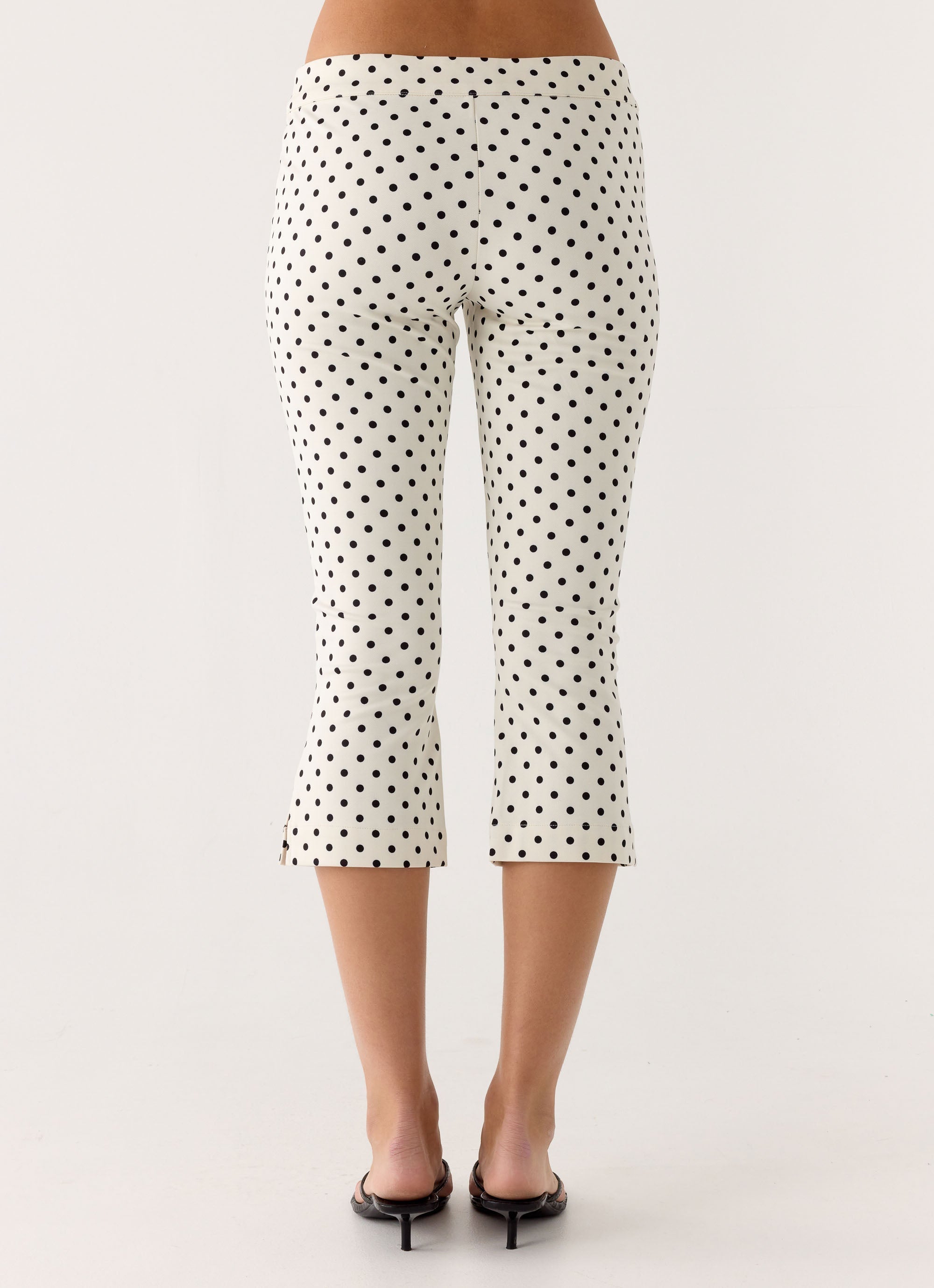 Rue Capri Pants - White Polkadot